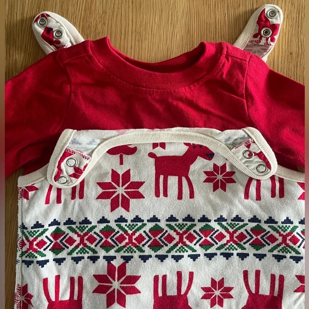 0-3m Hanna Andersson 2 Piece Reindeer Jumper and Red Shirt Baby Set